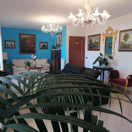 B&Byanet'S Beautiful House Civitavecchia Buitenkant foto